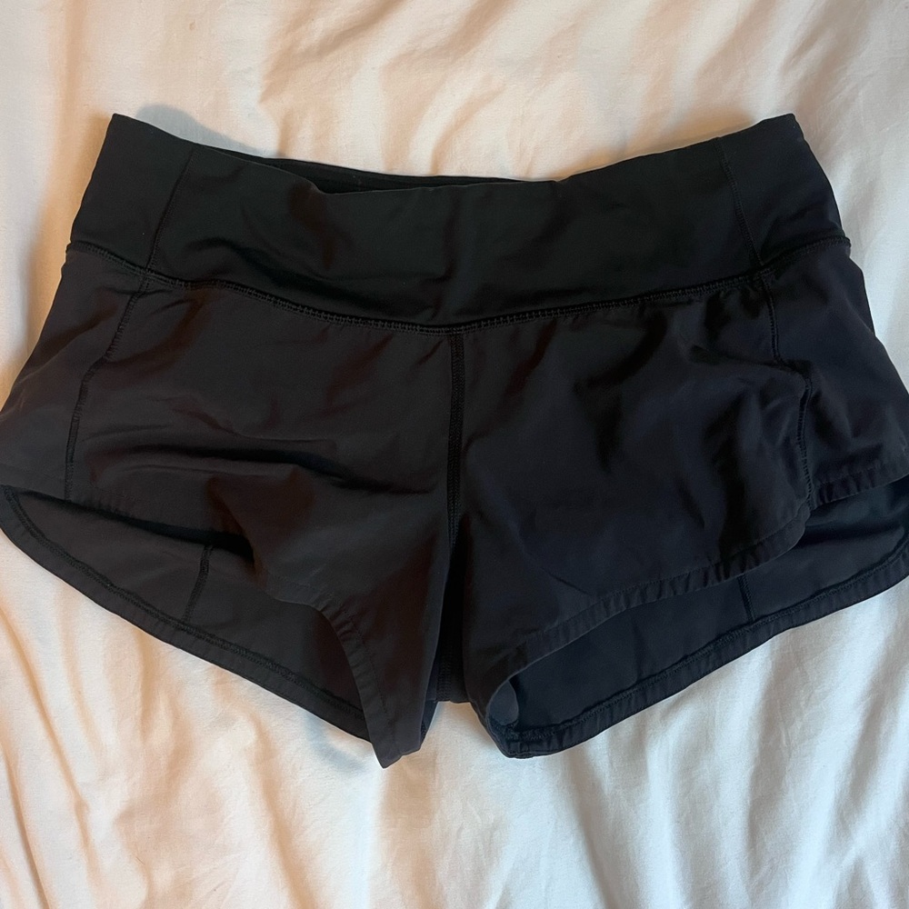 black lululemon shorts